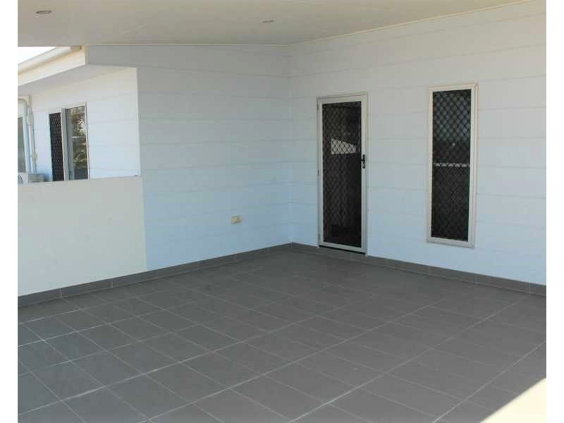 25 Lighthouse Drive, Boyne Island QLD 4680