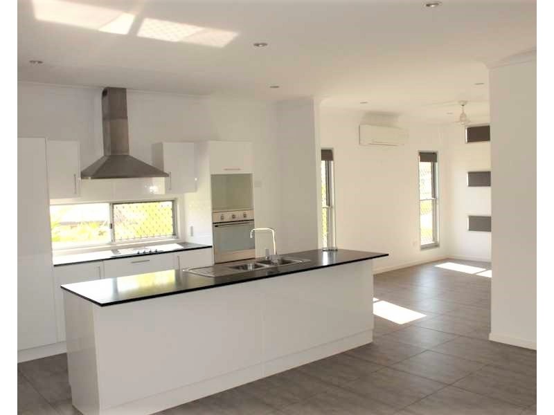 25 Lighthouse Drive, Boyne Island QLD 4680