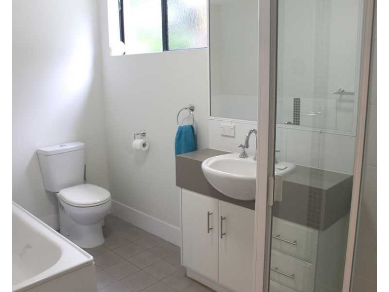 1/8A Wyndham Avenue, Boyne Island QLD 4680