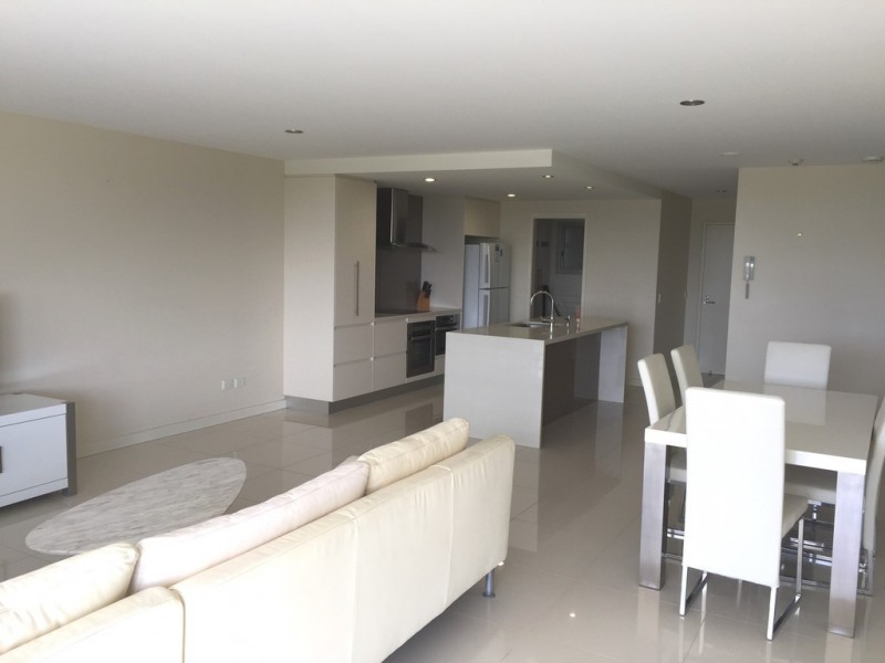 14/2 The Promenade, Boyne Island QLD 4680