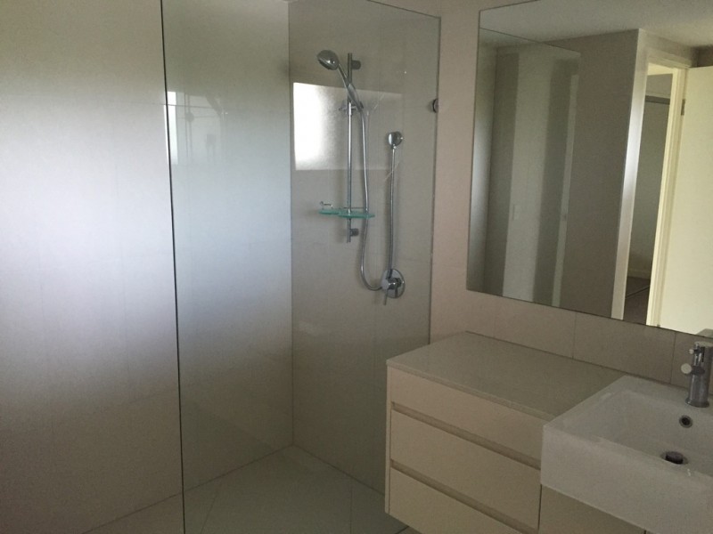 14/2 The Promenade, Boyne Island QLD 4680