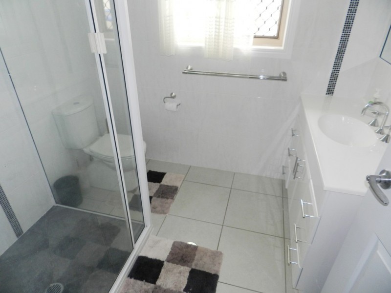 19 Valley Way, Boyne Island QLD 4680
