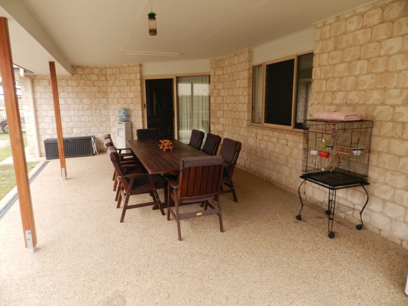 19 Valley Way, Boyne Island QLD 4680
