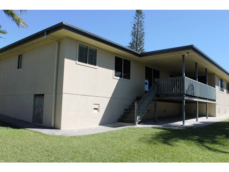 6 Swains Court, Boyne Island QLD 4680