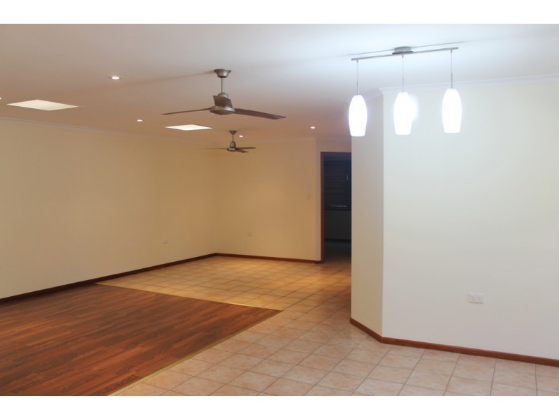 2/12 Chapple Court, Boyne Island QLD 4680