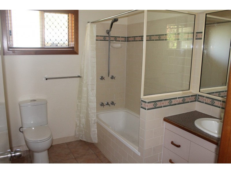 2/12 Chapple Court, Boyne Island QLD 4680