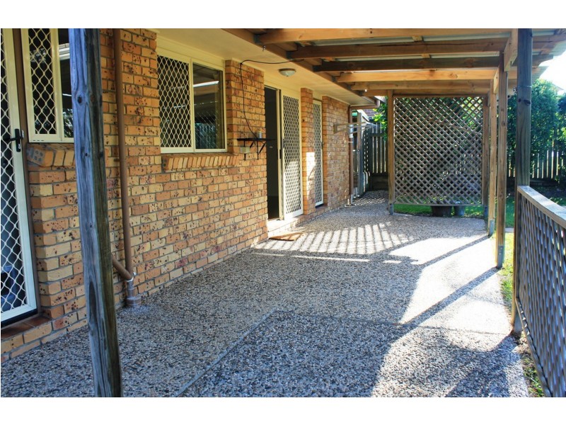 28 Crest Avenue, Boyne Island QLD 4680