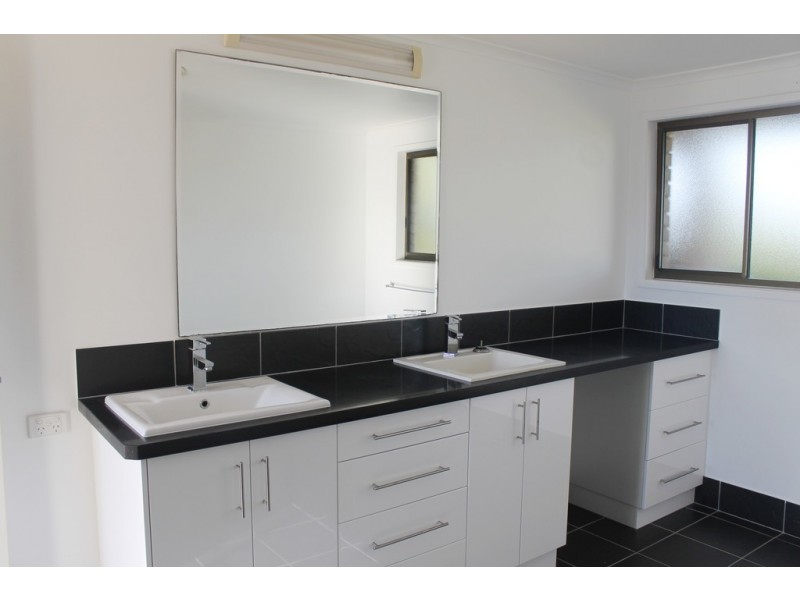 93 Tarcoola Drive, Boyne Island QLD 4680