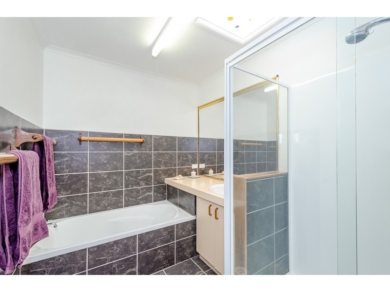 24 Panorama Circuit, Benaraby QLD 4680