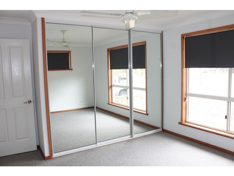 17 Curtis Avenue, Boyne Island QLD 4680