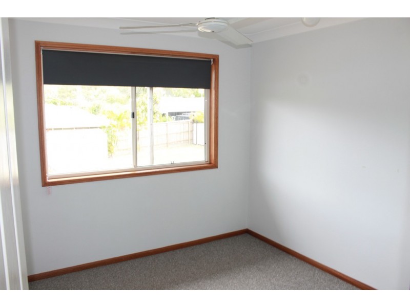 17 Curtis Avenue, Boyne Island QLD 4680