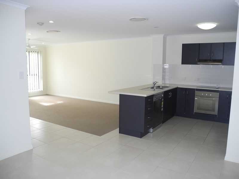1/10 Arthur Street, Boyne Island QLD 4680