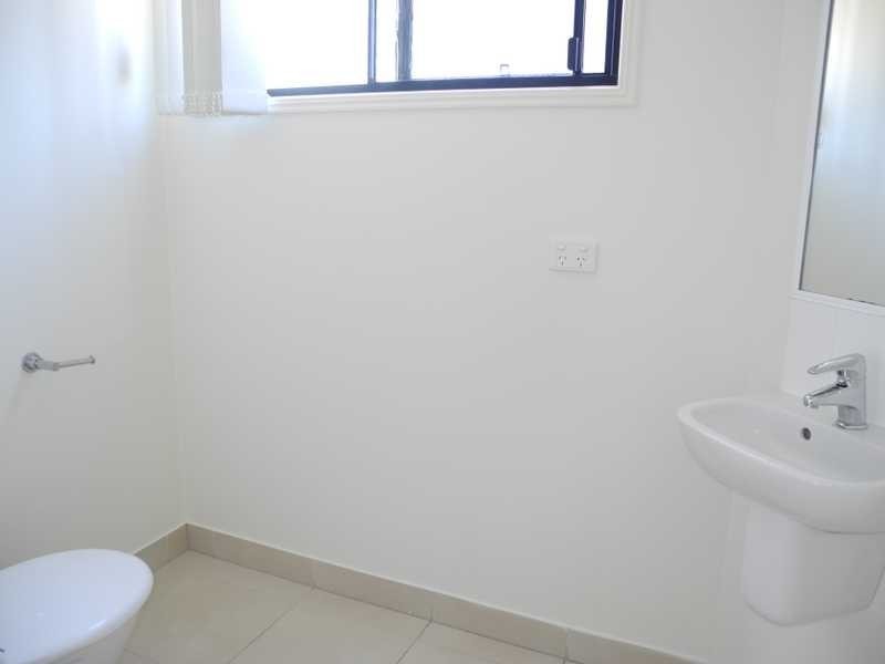1/10 Arthur Street, Boyne Island QLD 4680