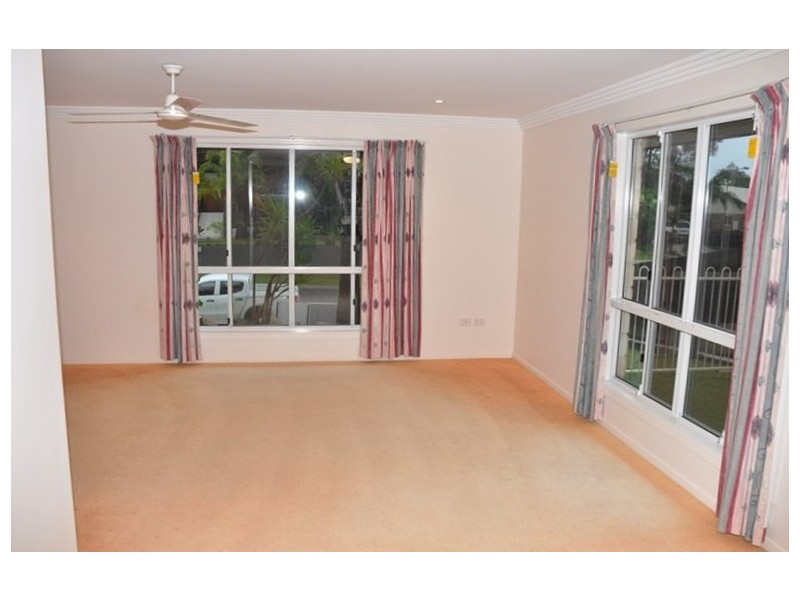11 Lighthouse Drive, Boyne Island QLD 4680