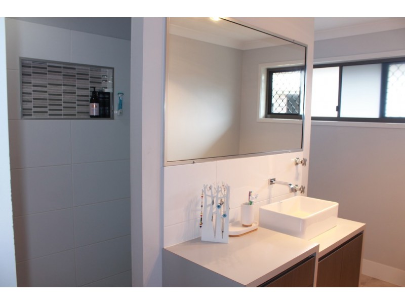 4A Golf View Drive, Boyne Island QLD 4680