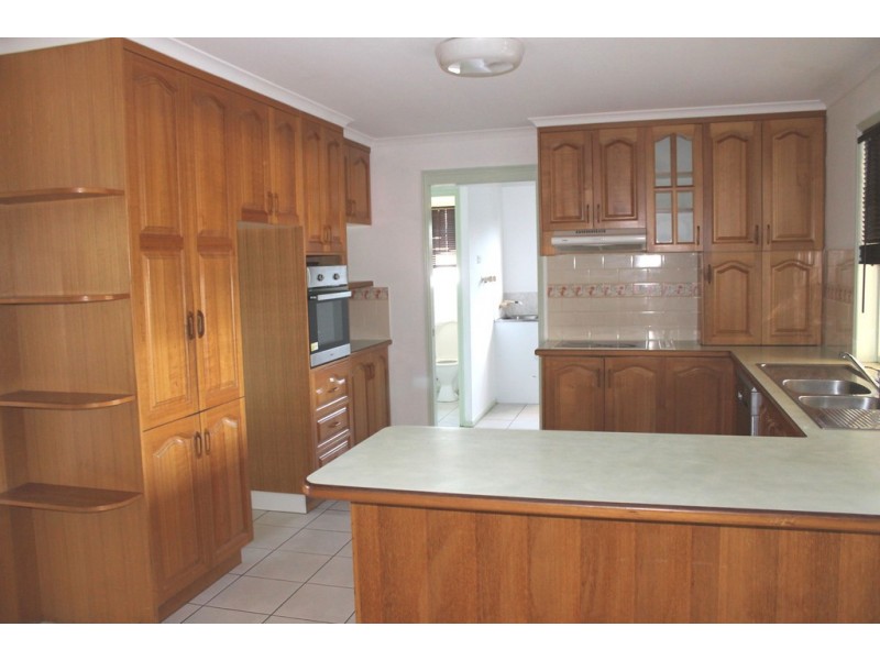 11 Cambridge Close, Tannum Sands QLD 4680