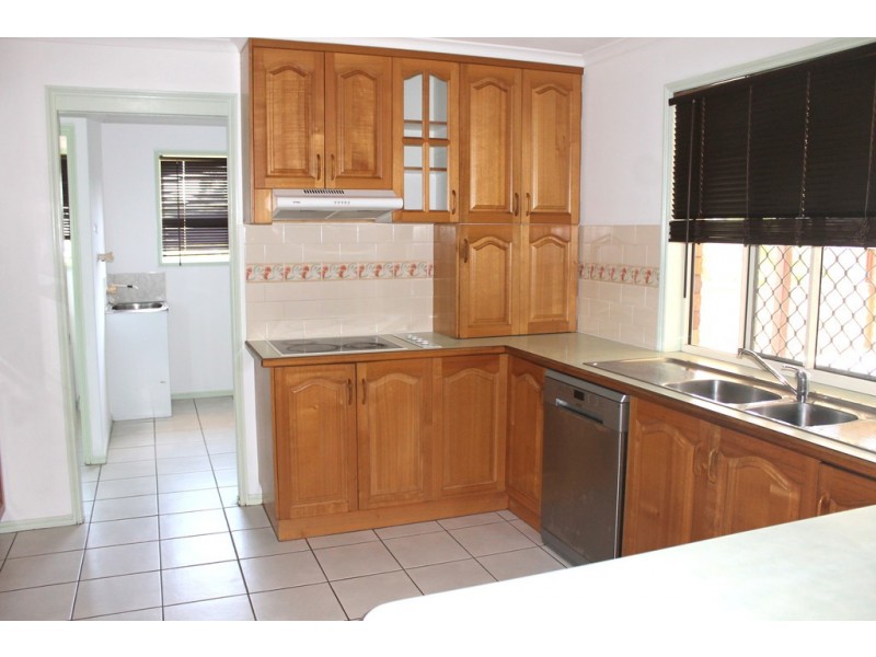 11 Cambridge Close, Tannum Sands QLD 4680