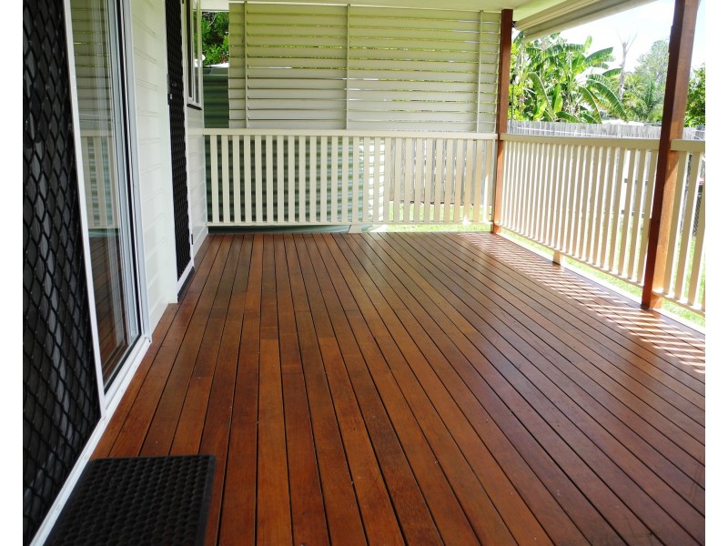 12 Hickman Street, Bororen QLD 4678