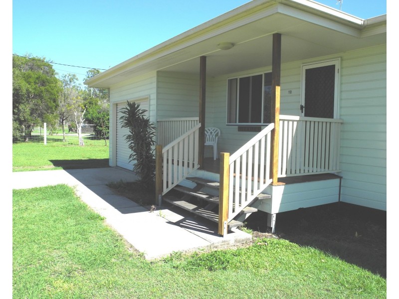 12 Hickman Street, Bororen QLD 4678