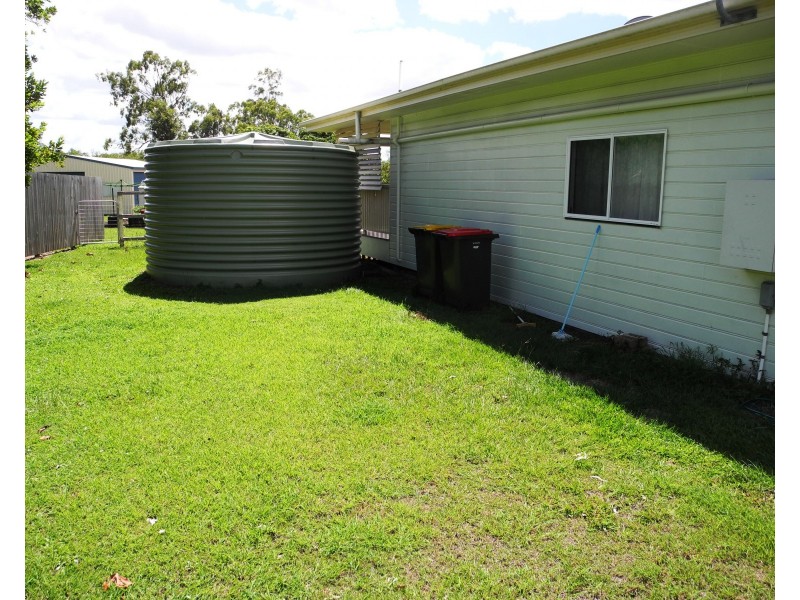 12 Hickman Street, Bororen QLD 4678