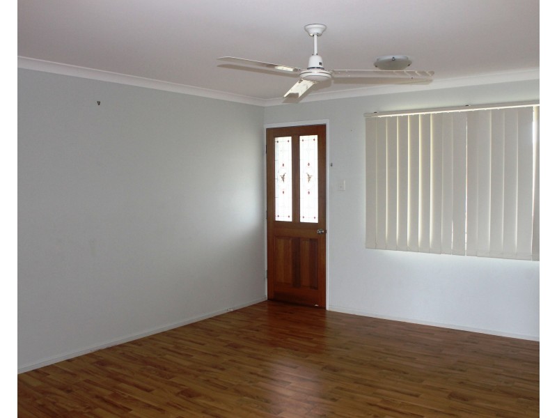 12 Hickman Street, Bororen QLD 4678