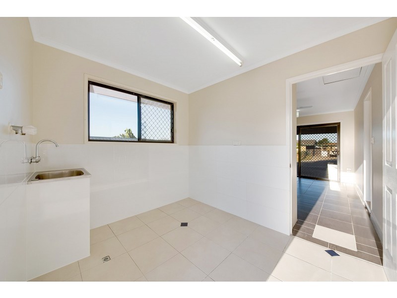 6 Chauvel Court, Boyne Island QLD 4680