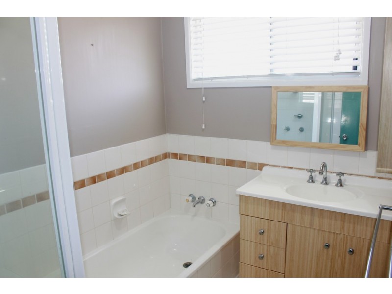 7 Davina Street, Boyne Island QLD 4680