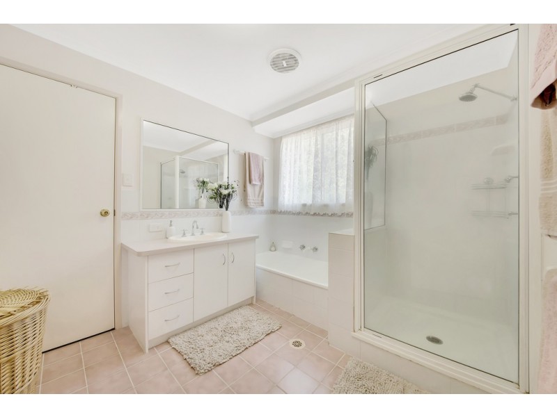 7 Katandra Street, Boyne Island QLD 4680