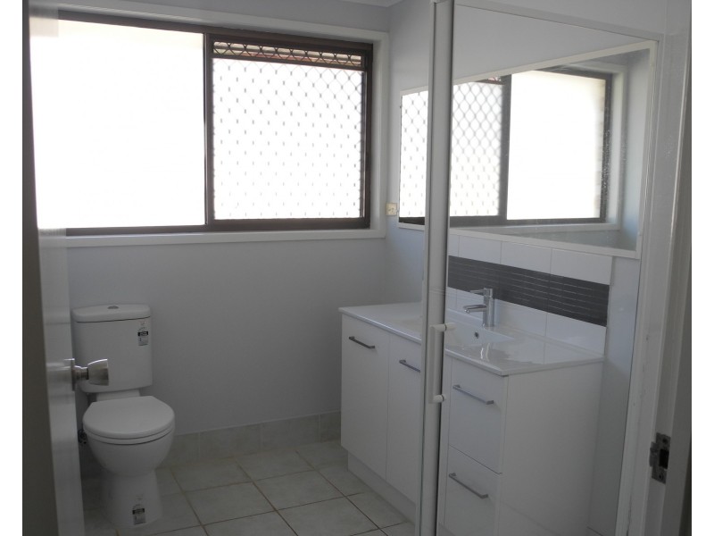 2/37 Tyson Crescent, Tannum Sands QLD 4680