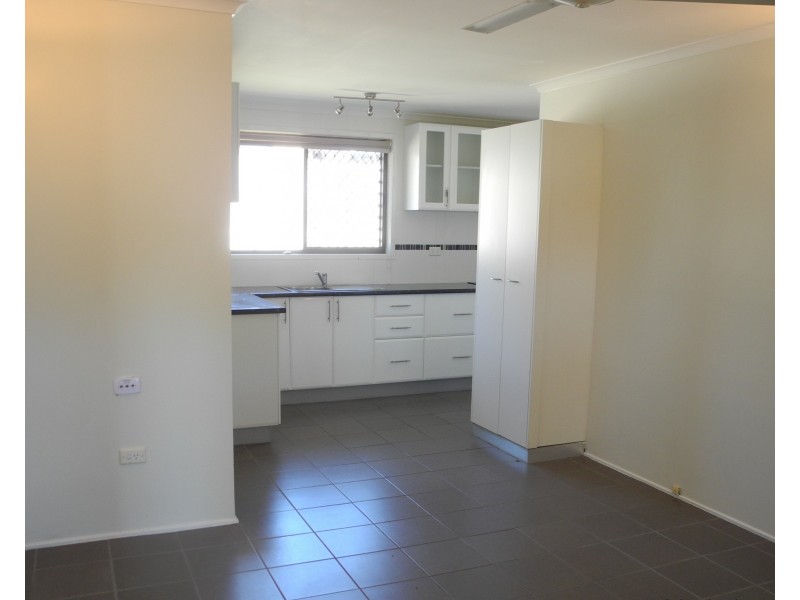 2/37 Tyson Crescent, Tannum Sands QLD 4680