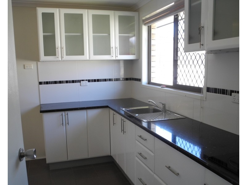 2/37 Tyson Crescent, Tannum Sands QLD 4680