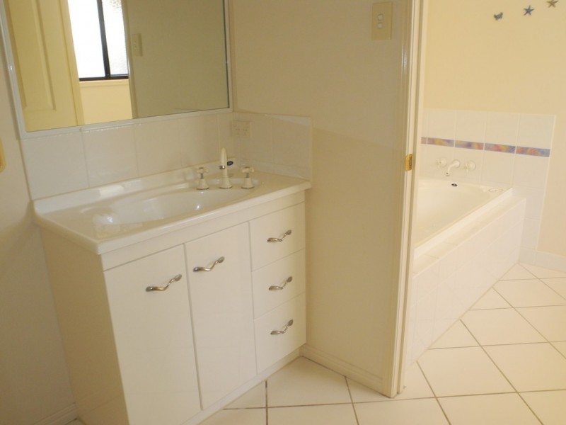 34 Beltana Drive, Boyne Island QLD 4680