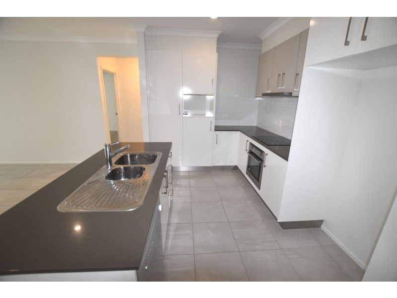 29 Lilyvale Esplanade, Boyne Island QLD 4680
