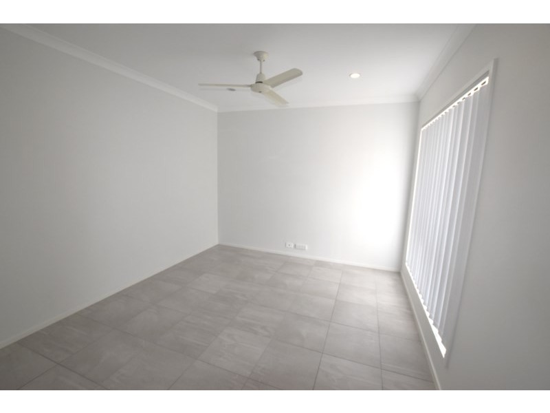 29 Lilyvale Esplanade, Boyne Island QLD 4680