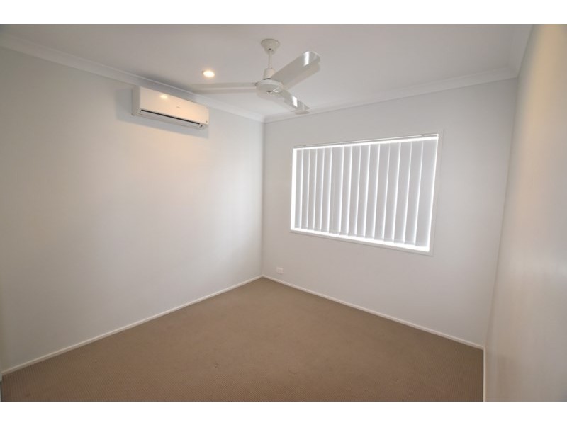 29 Lilyvale Esplanade, Boyne Island QLD 4680