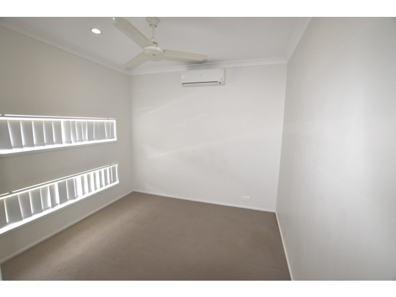 29 Lilyvale Esplanade, Boyne Island QLD 4680