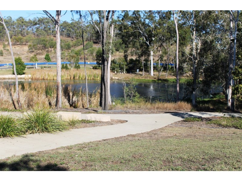 29 Lilyvale Esplanade, Boyne Island QLD 4680