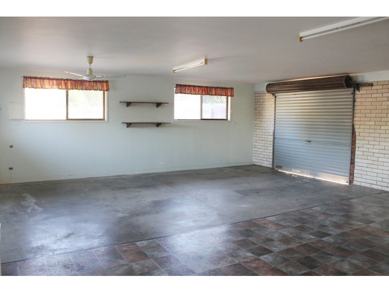 1 Bellemere Court, Boyne Island QLD 4680