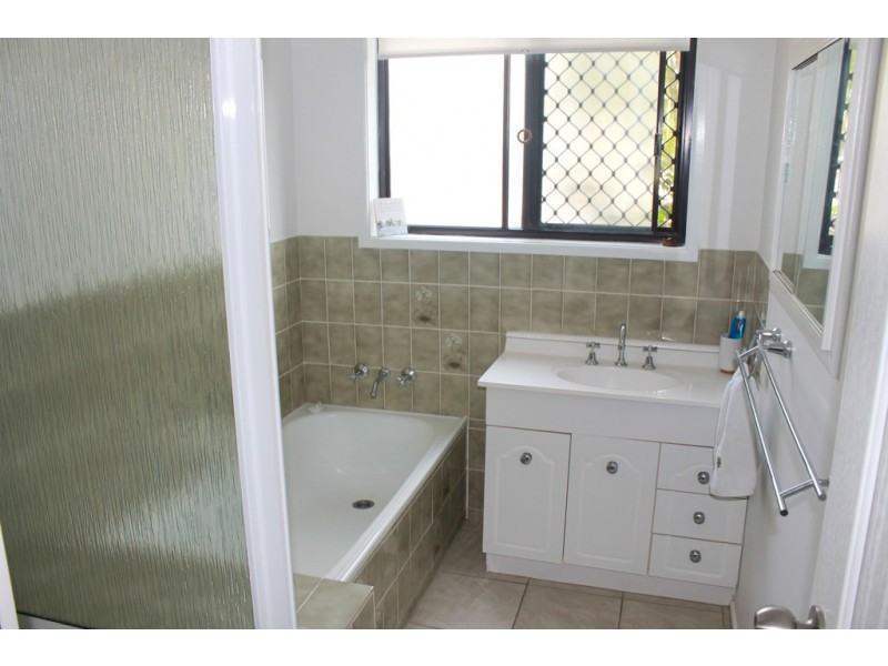 27 Tyson Crescent, Tannum Sands QLD 4680