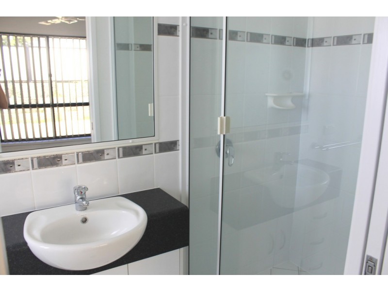 1/18 Bauhinia Street, Boyne Island QLD 4680