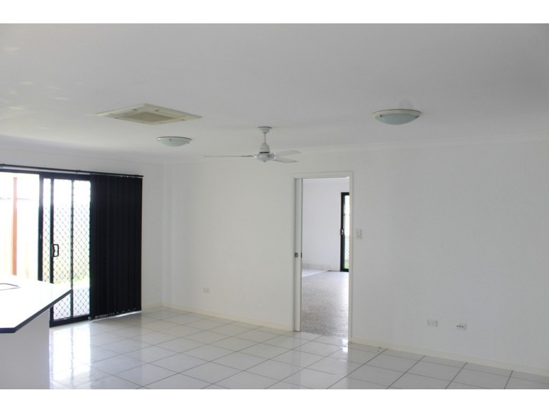 1/18 Bauhinia Street, Boyne Island QLD 4680