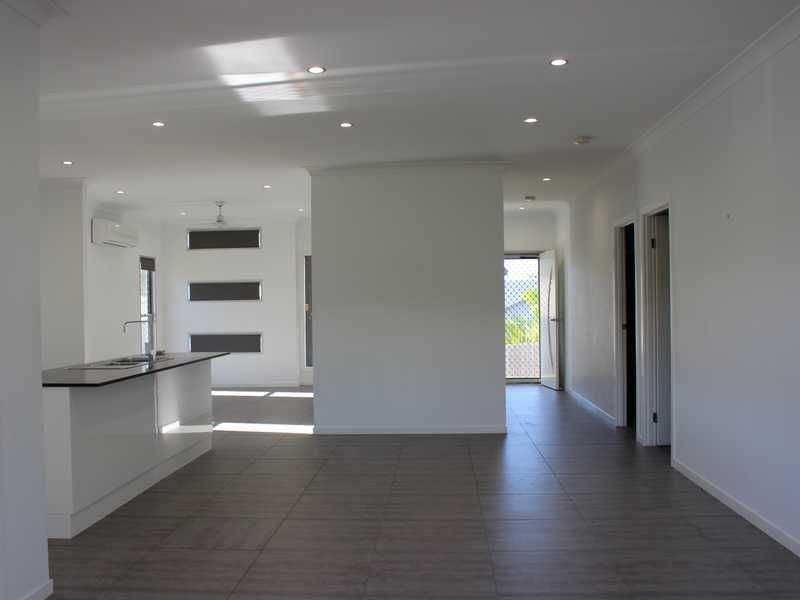 25 Lighthouse Drive, Boyne Island QLD 4680