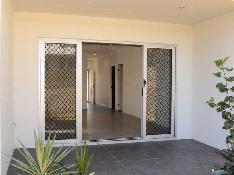 25 Lighthouse Drive, Boyne Island QLD 4680