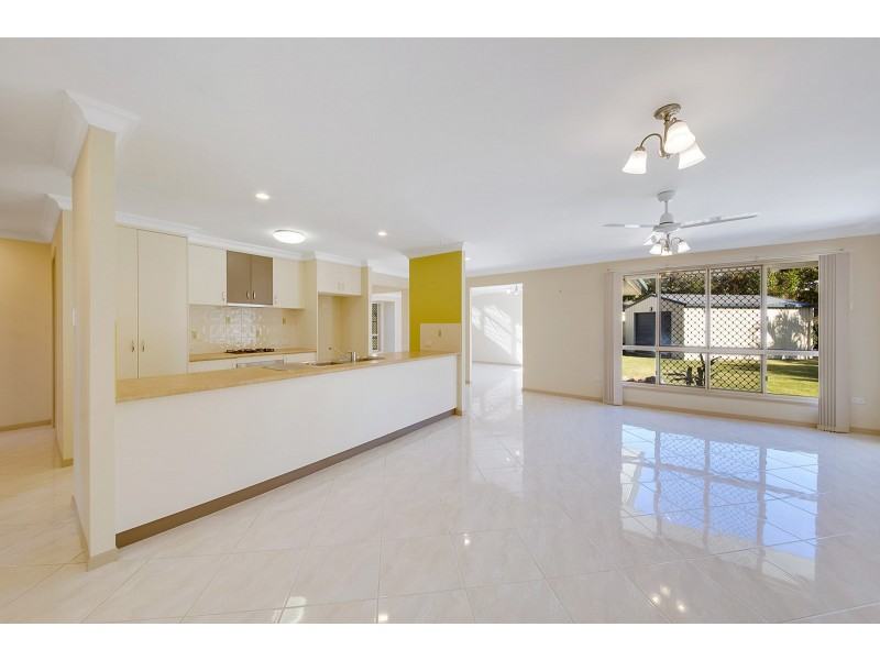 3 Hillview Place, New Auckland QLD 4680