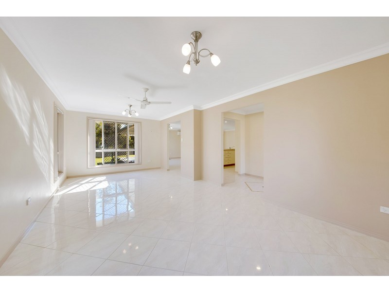 3 Hillview Place, New Auckland QLD 4680