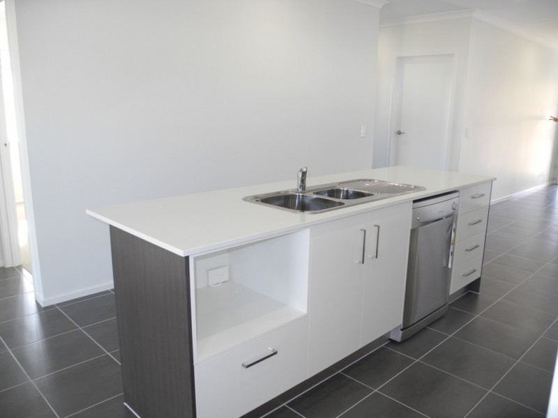 34 Tulipwood Circuit, Boyne Island QLD 4680