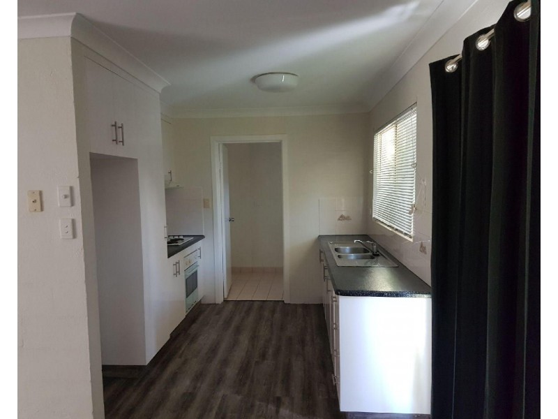 Unit 1 & 2/32 Lomandra Street, Boyne Island QLD 4680