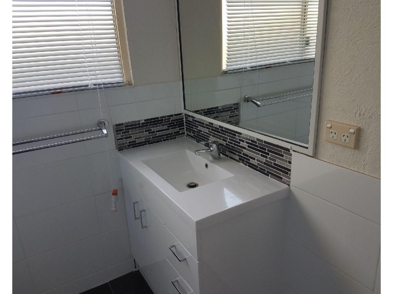Unit 1 & 2/32 Lomandra Street, Boyne Island QLD 4680