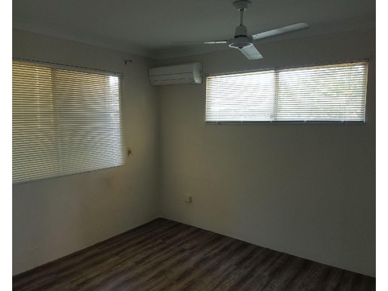 Unit 1 & 2/32 Lomandra Street, Boyne Island QLD 4680