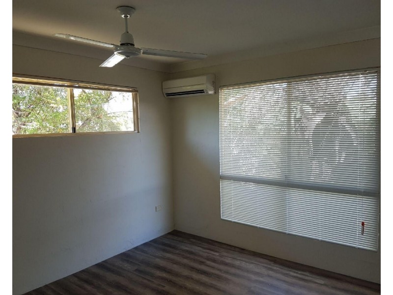 Unit 1 & 2/32 Lomandra Street, Boyne Island QLD 4680